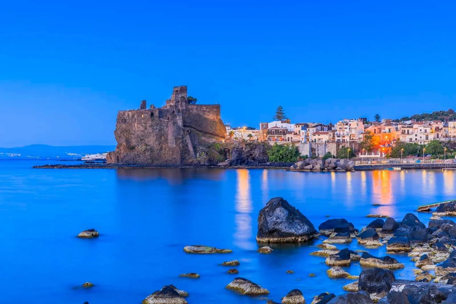 N Amuri Room A Due Passi Del Mare Aci Castello 0*,  Italy