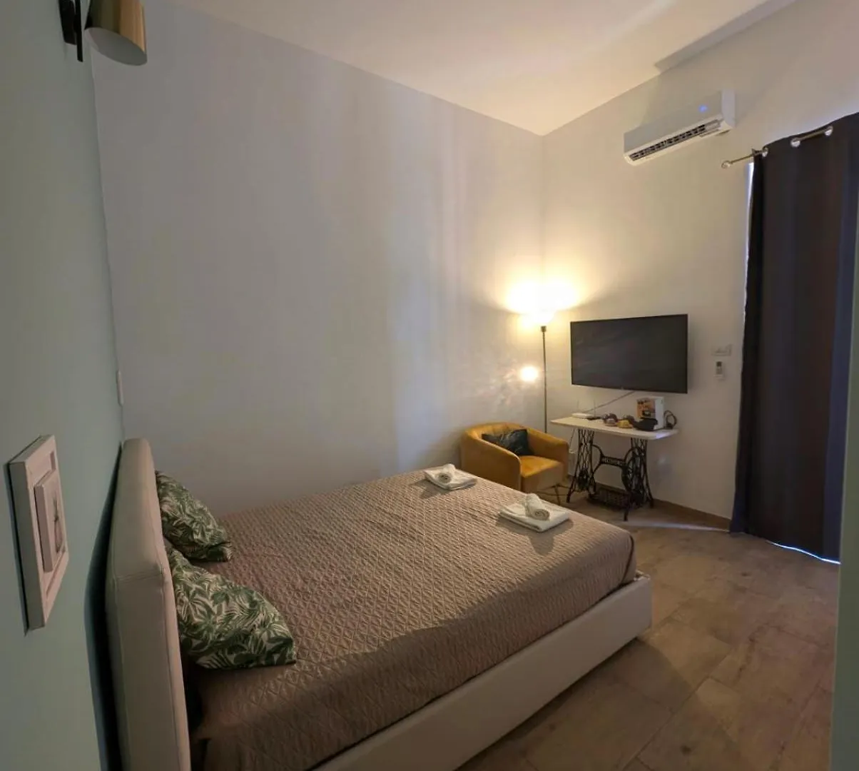 N Amuri Room A Due Passi Del Mare Aci Castello Bed & Breakfast