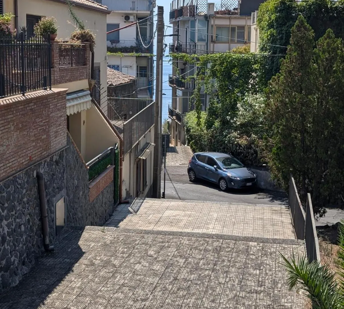 N Amuri Room A Due Passi Del Mare Aci Castello Bed & Breakfast